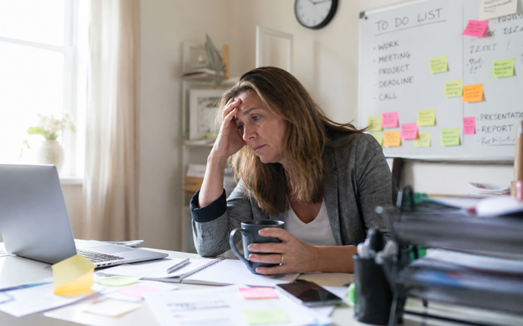Perimenopauza și ADHD și de ce viața poate deveni brusc greu de organizat
